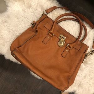 Michael Korda shoulder bag with cute chain.